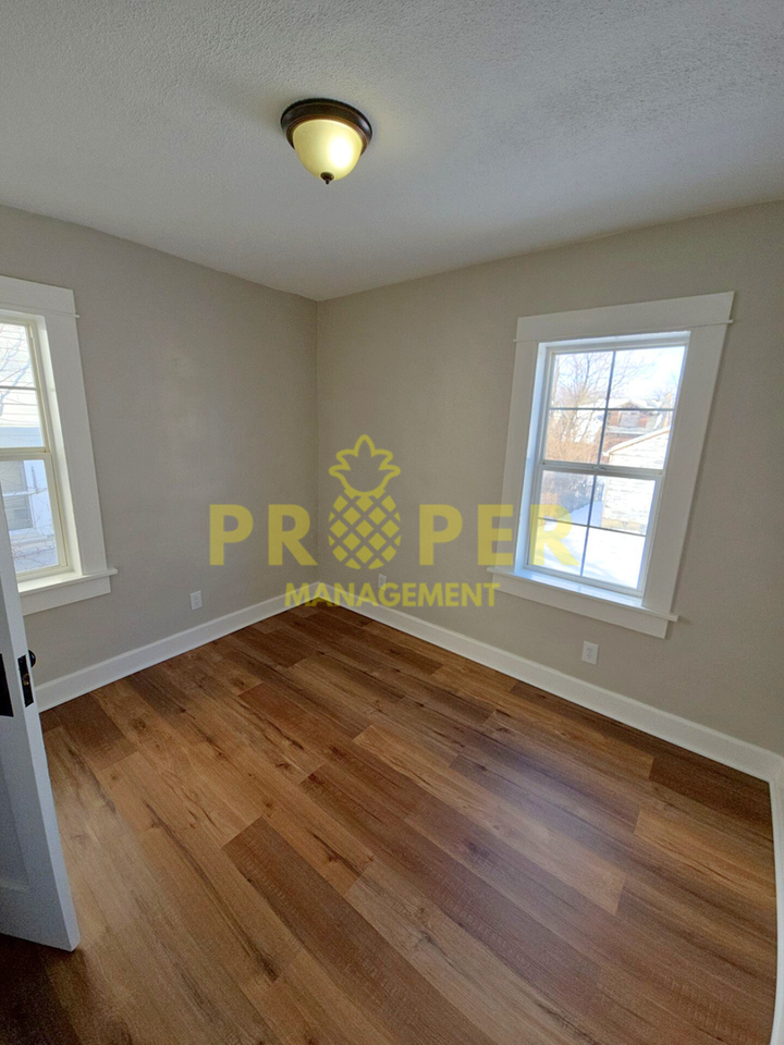 422 Mulford Ave - Photo 2 of 9