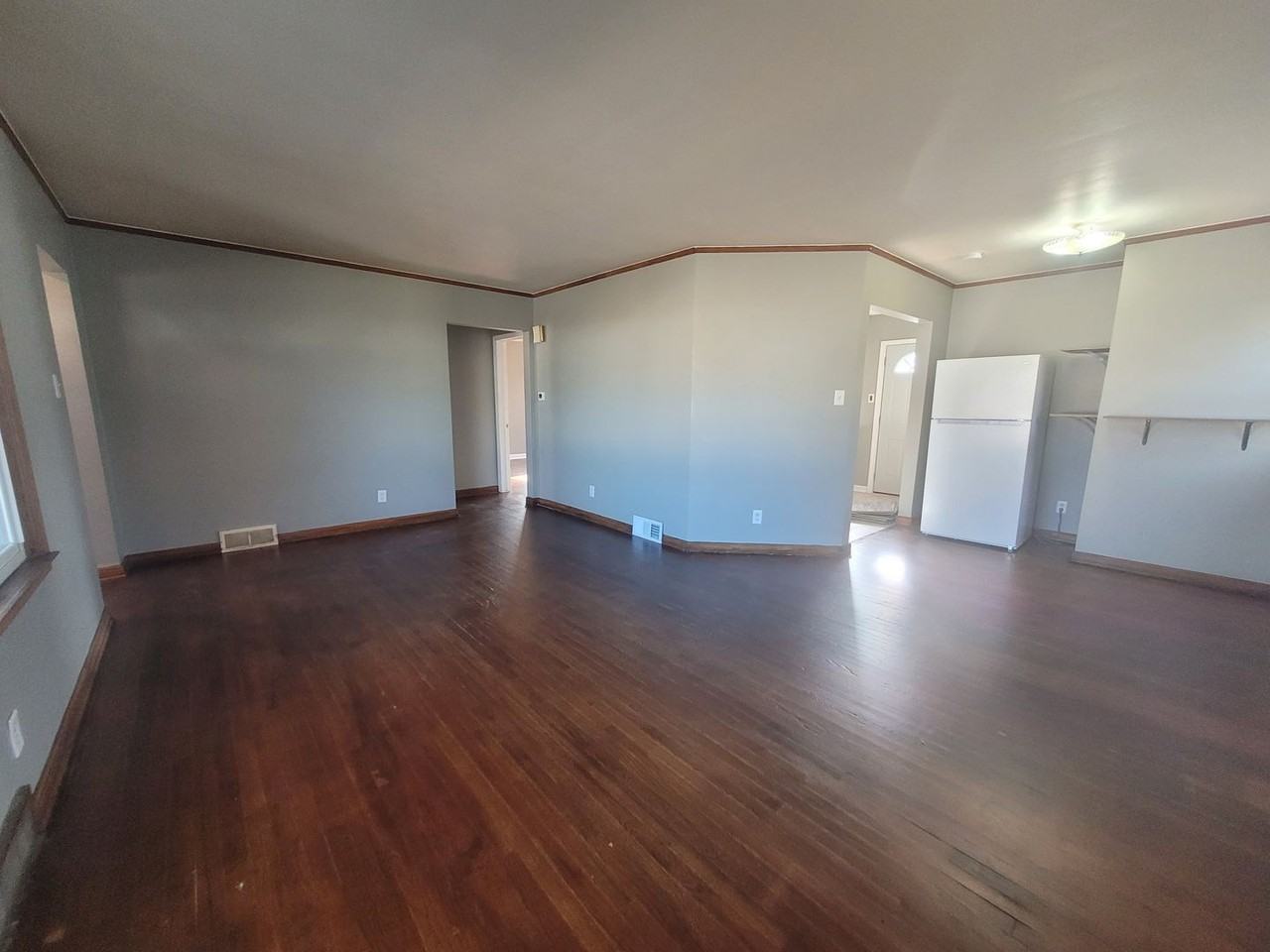 2405 Maple St - Photo 2 of 25