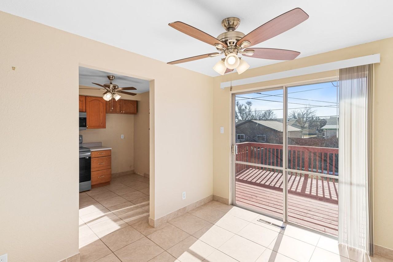 3518 Elmwood Cir - Photo 3 of 30