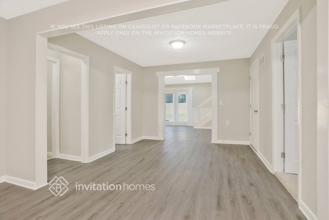 1816 Waldrep Cir Se - Photo 4 of 21