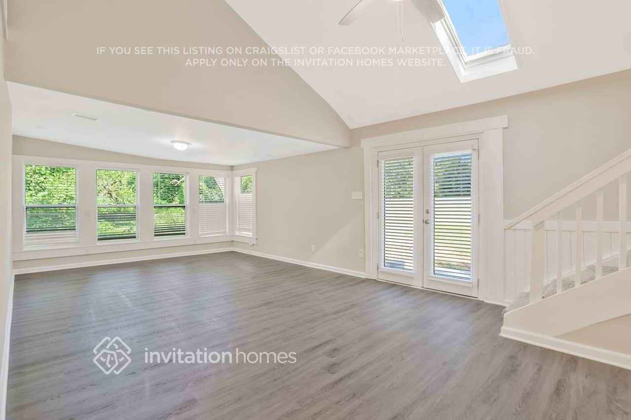 1816 Waldrep Cir Se - Photo 5 of 21