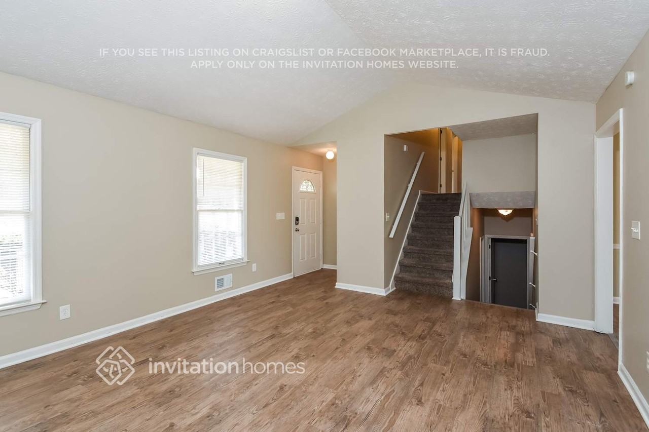 2455 Danver Ln - Photo 4 of 9