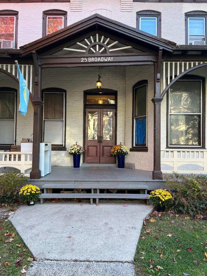 25 Broadway - Photo 2 of 7