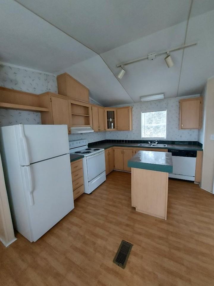 21822 Burnaby Trail Ct - Photo 6 of 11