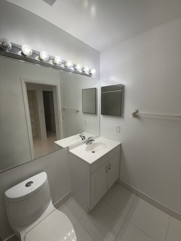 5200 Nw 31st Ave #E94 - Photo 7 of 16