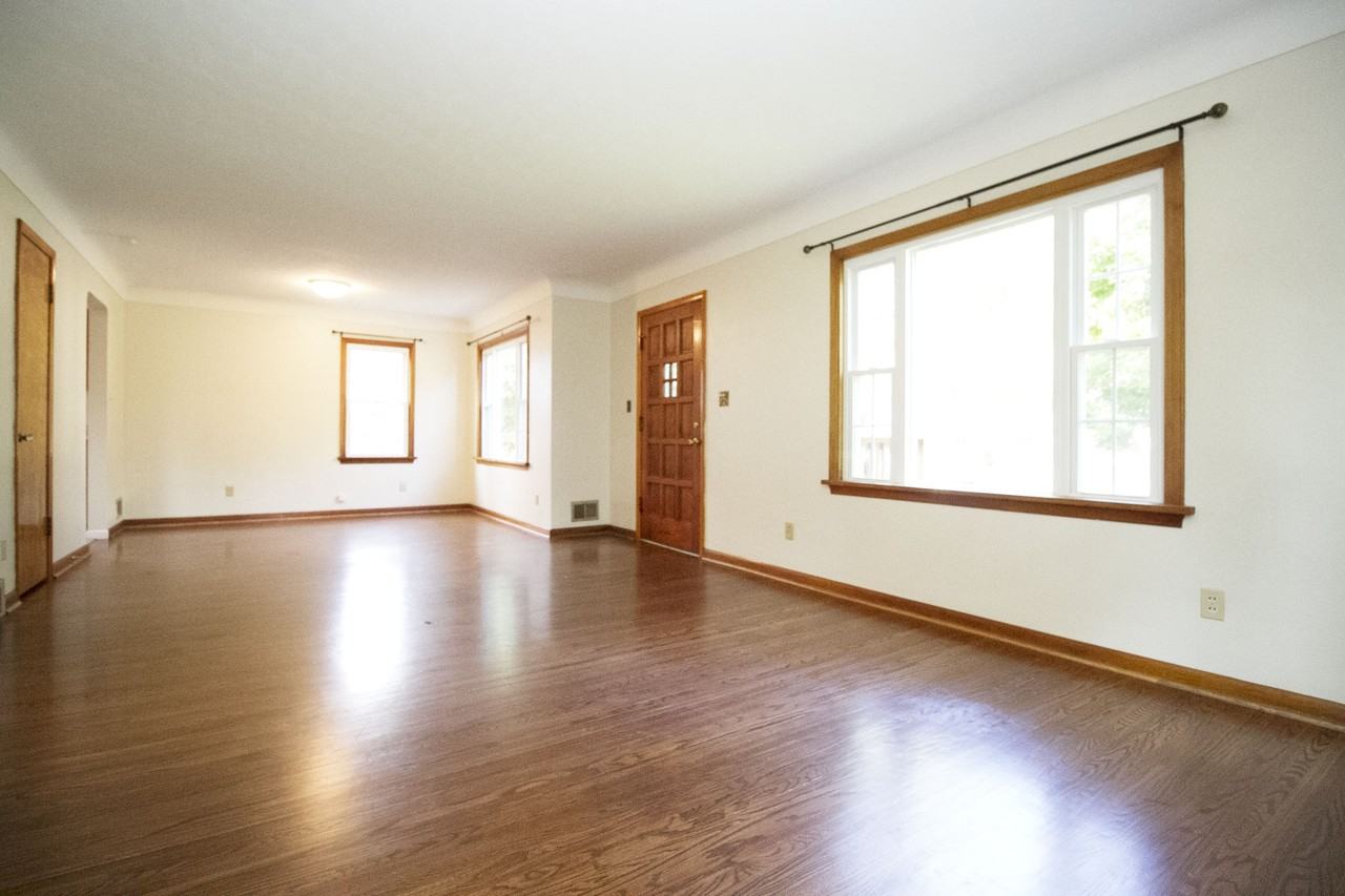 895 Lochhaven Blvd #NA - Photo 3 of 24