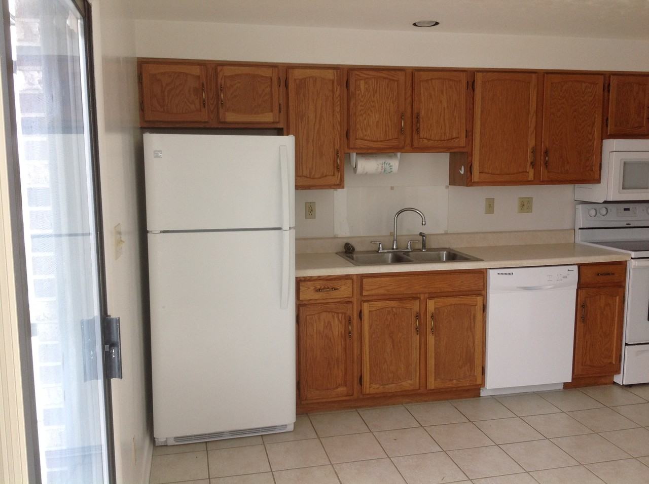 503 Lewis Ave #503 - Photo 3 of 18