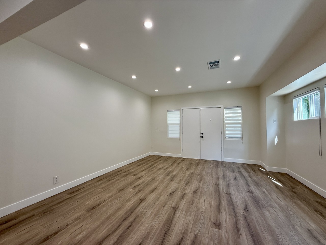 346 W California Ave #A - Photo 5 of 50