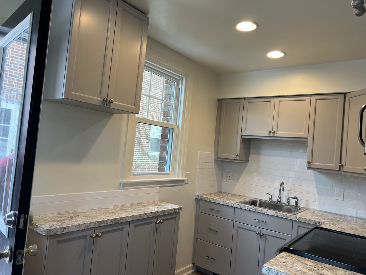1013 Longshore Ave #NA - Photo 3 of 8