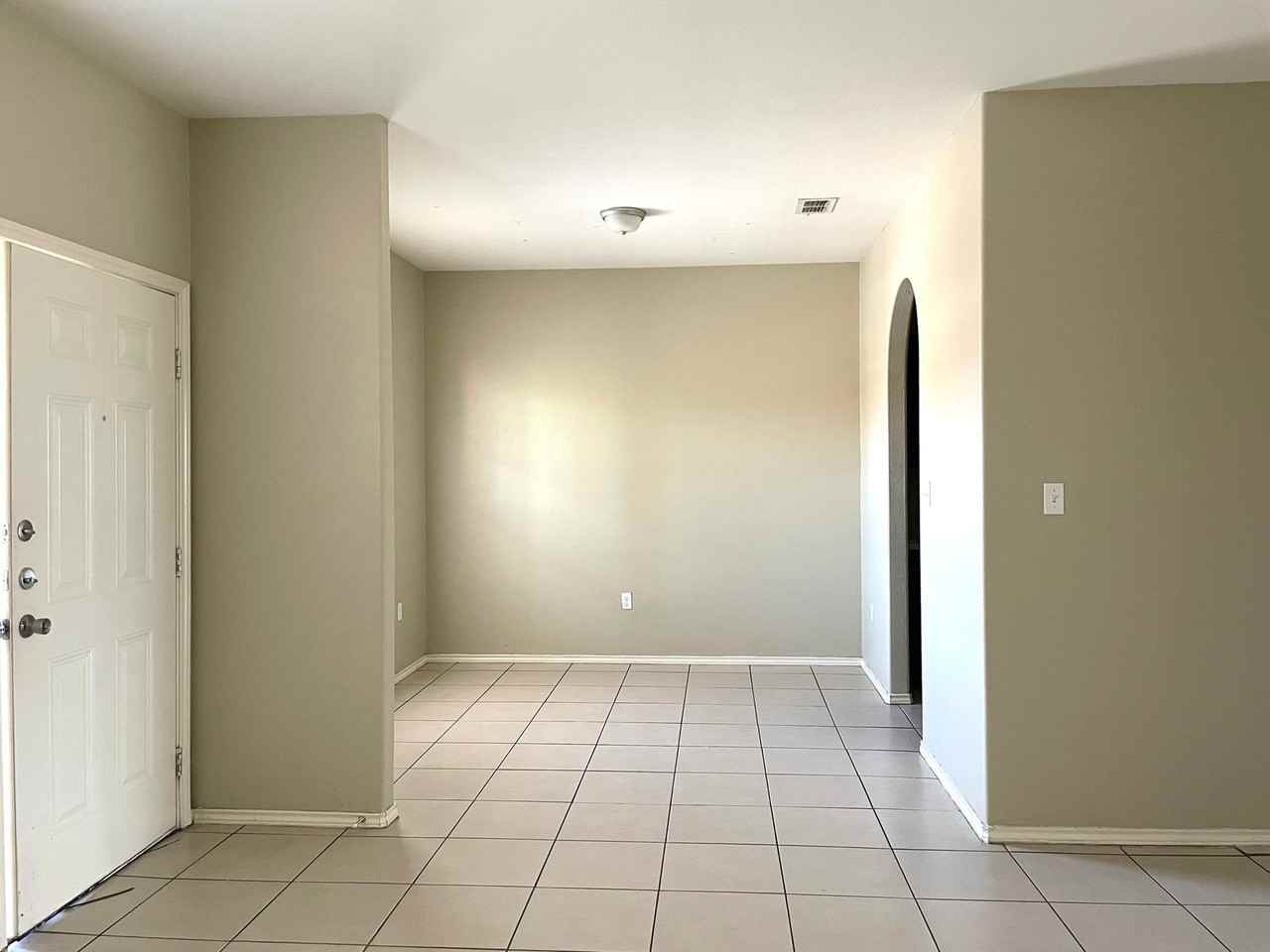 2010 Miroslava Ave #9 - Photo 6 of 7