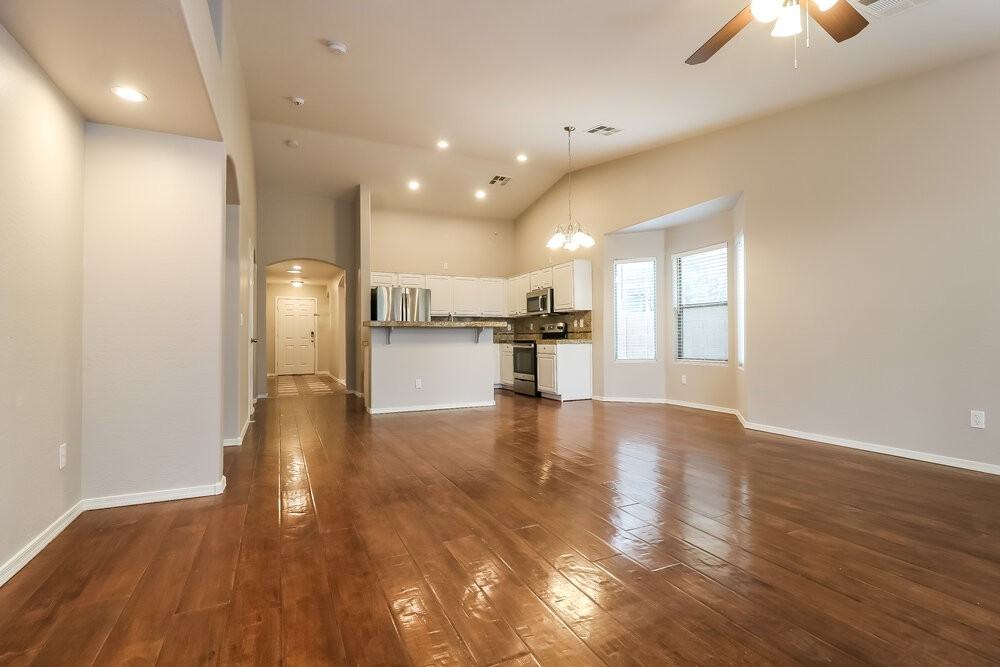 4608 S 26th Ln - Photo 5 of 16