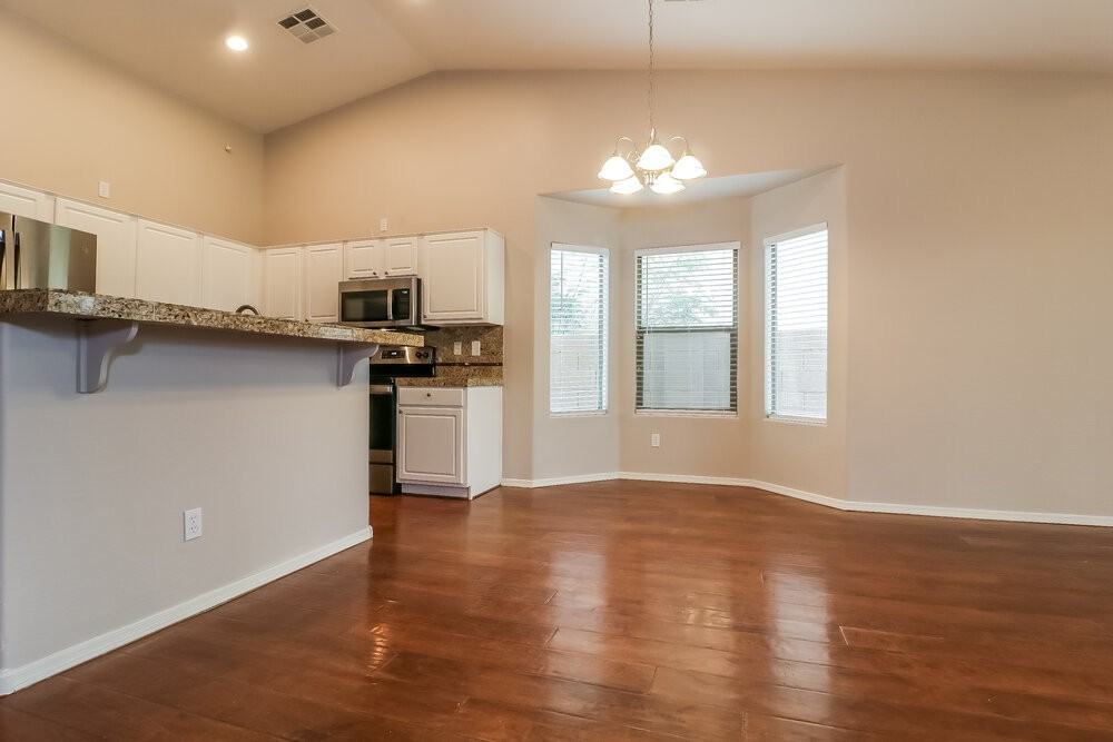 4608 S 26th Ln - Photo 6 of 16