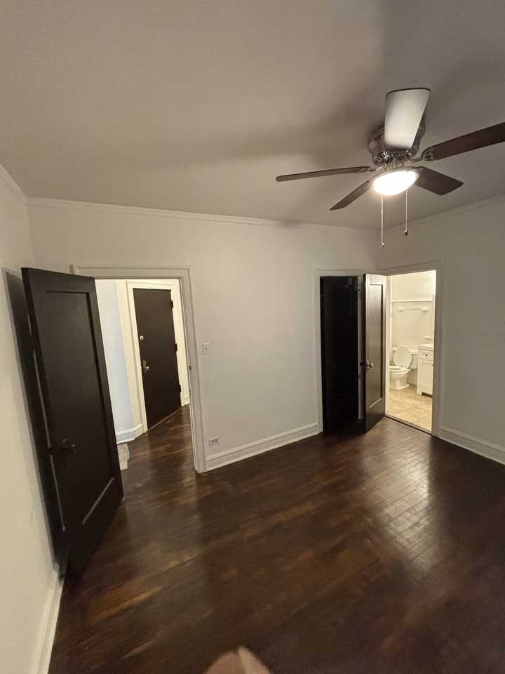 8031 South Maryland Avenue - Photo 3 of 13