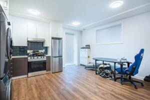 featured image of Elgin Ave & Irving St