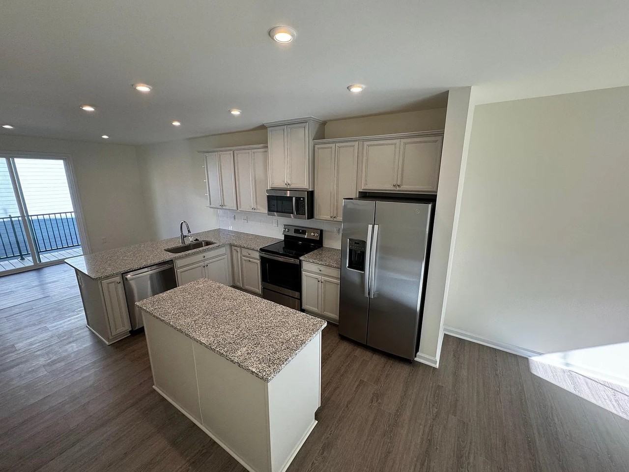 6326 Cleburne Ct - Photo 5 of 50