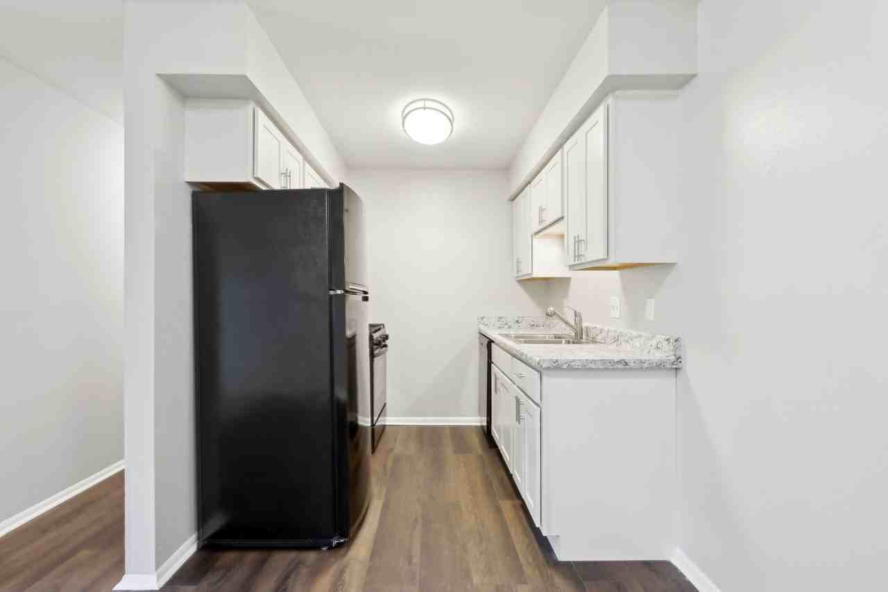 Mayfair Apartments - Photo 3 of 50