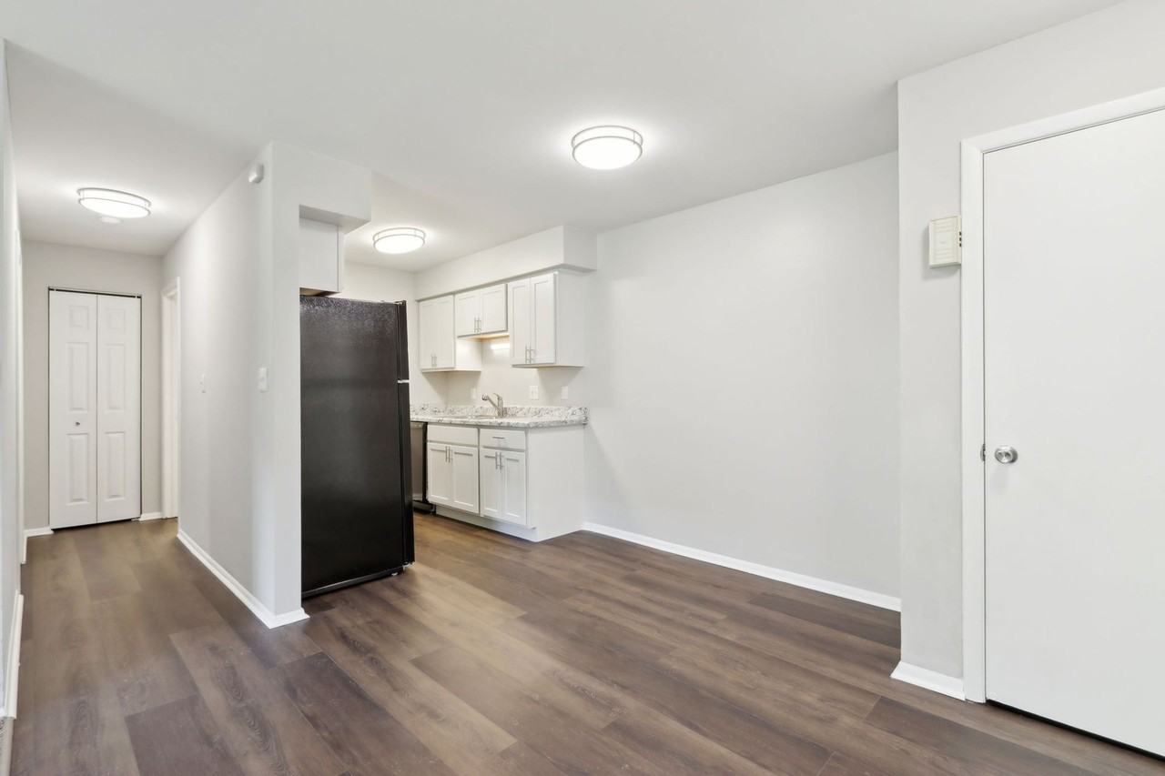 Mayfair Apartments - Photo 4 of 50