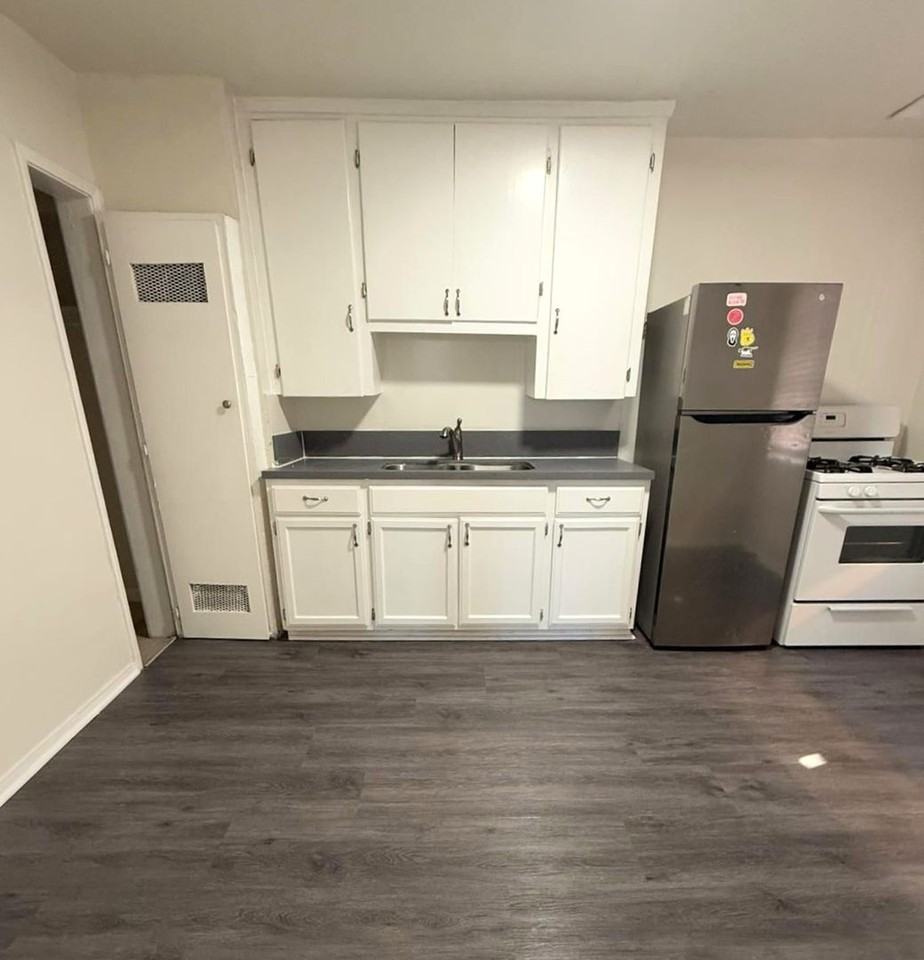 10961 S. Figueroa St. - Photo 3 of 9