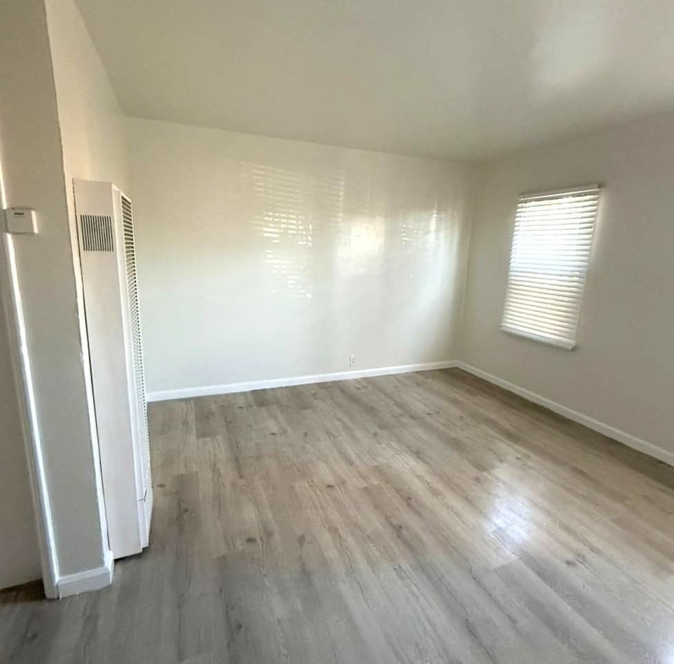 10961 S. Figueroa St. - Photo 6 of 9