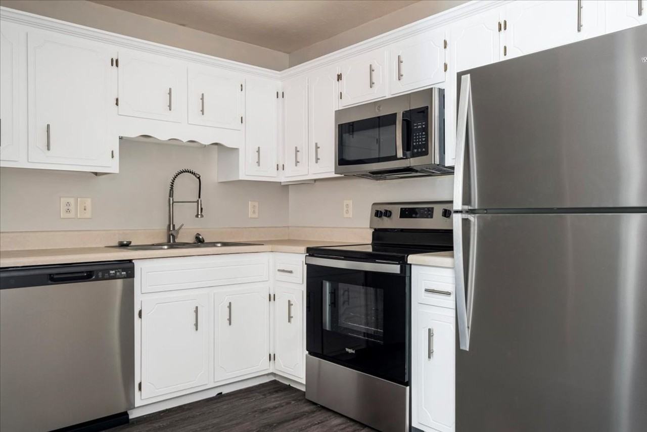 Highland Park Luxury Townhomes - Photo 5 of 36