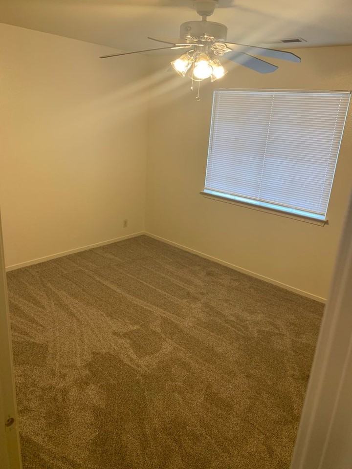 0716 - 1265 N Cedar St - Photo 4 of 6