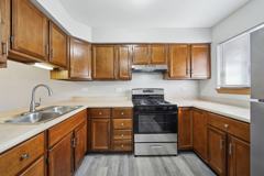 Burbank Manor Apartments - Photo 1 of 1