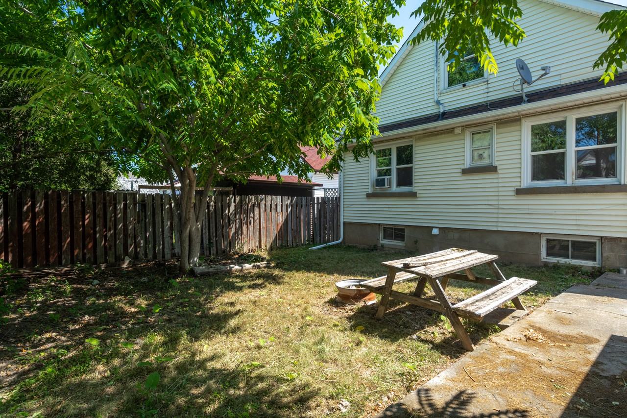 23 Augusta Ave #2 - Photo 5 of 50