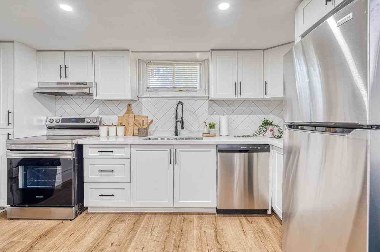 23 Augusta Ave #2 - Photo 4 of 20