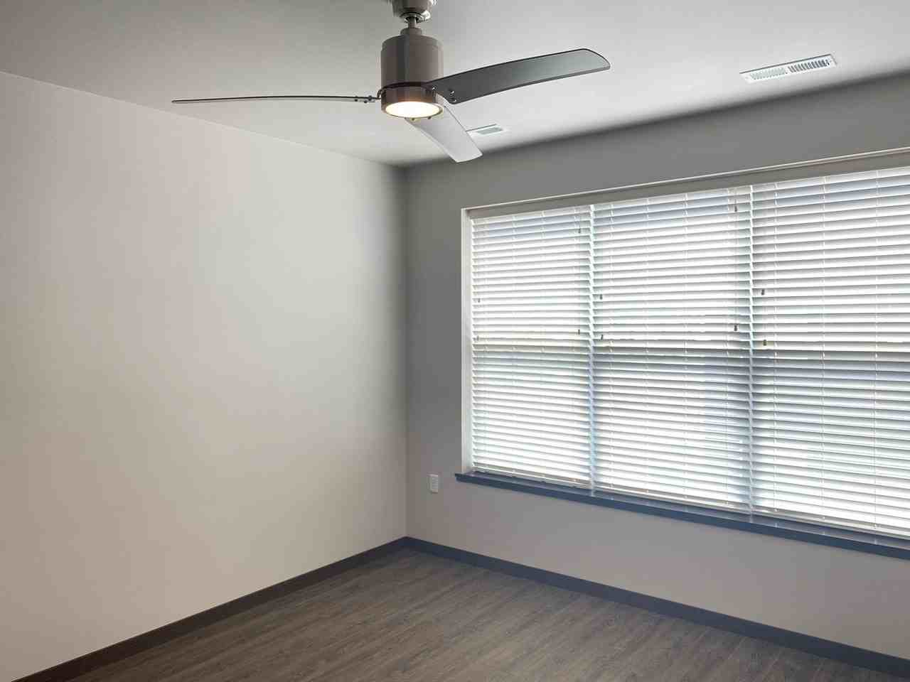 RS Tower - Photo 5 of 38