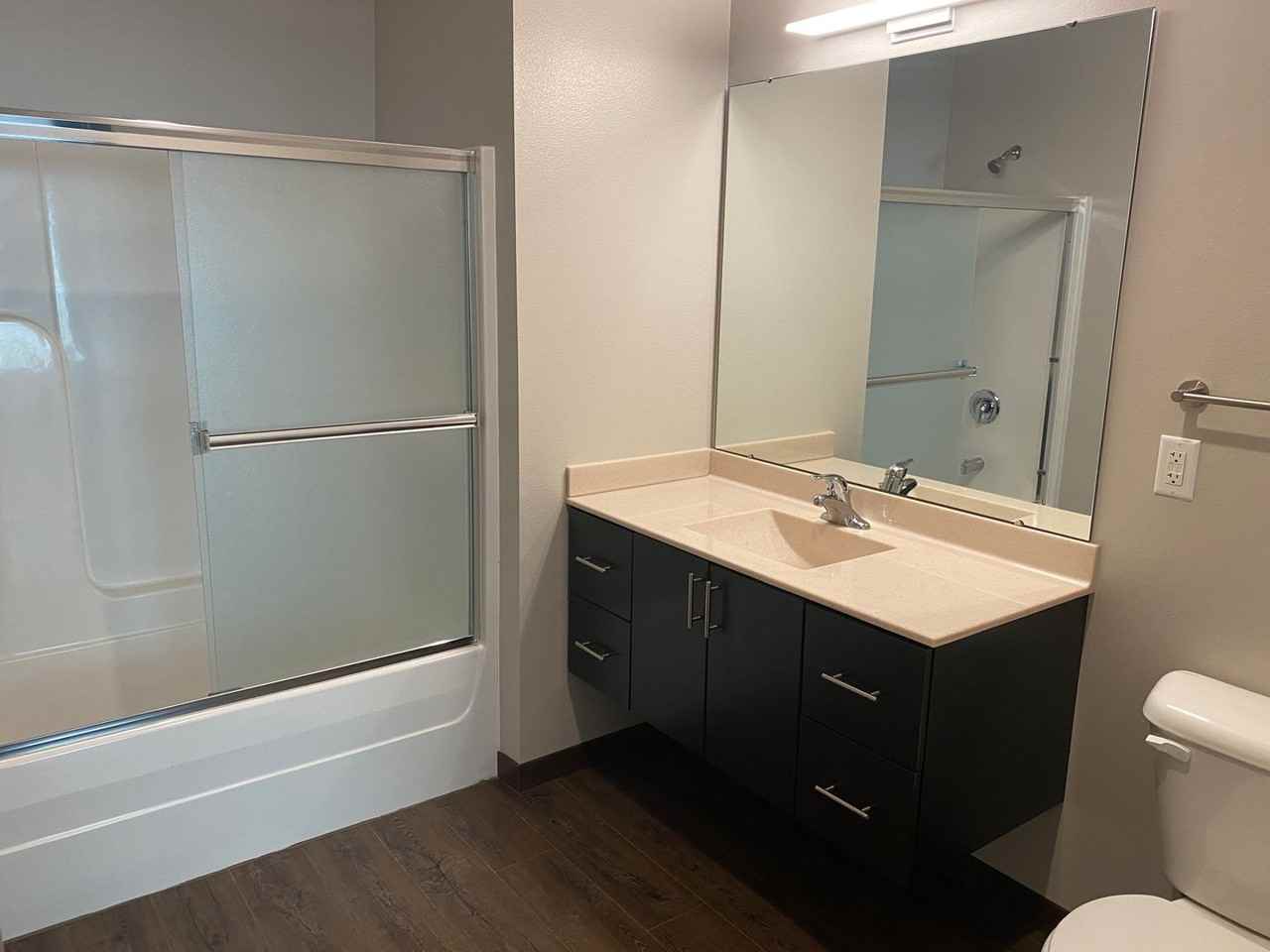 RS Tower - Photo 7 of 38