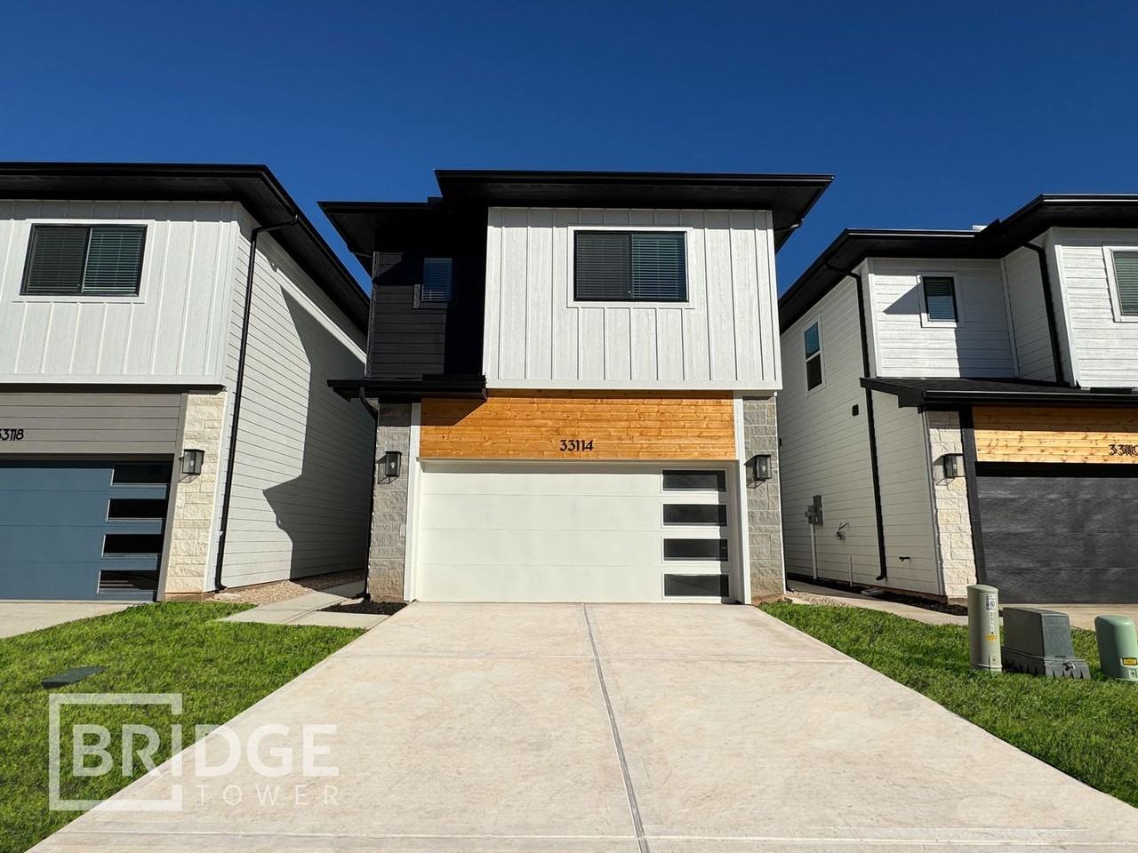 33114 Willow Heights Ln