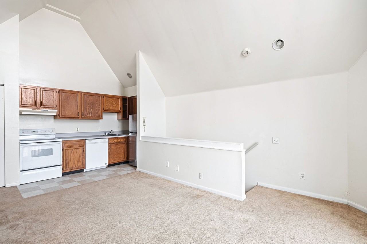 Steeple Lofts at University City - Photo 3 of 31