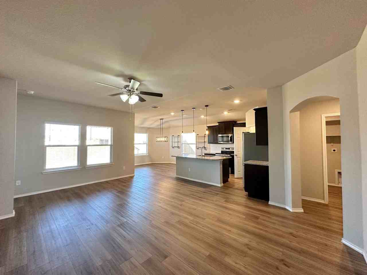 2422 Freddie L. Nichols Sr. Dr - Photo 4 of 43