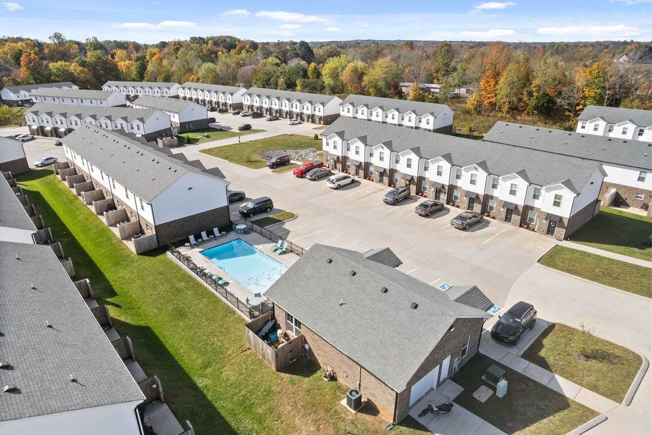 Alto Luxury Townhomes - Photo 4 of 37