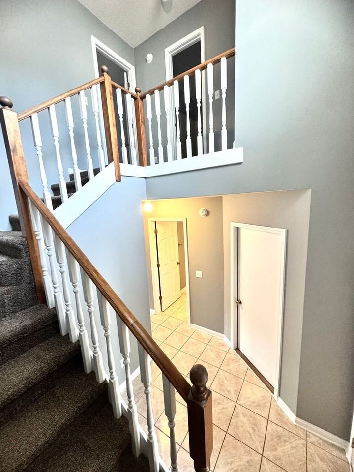 102 Woodrun Dr - Photo 2 of 22