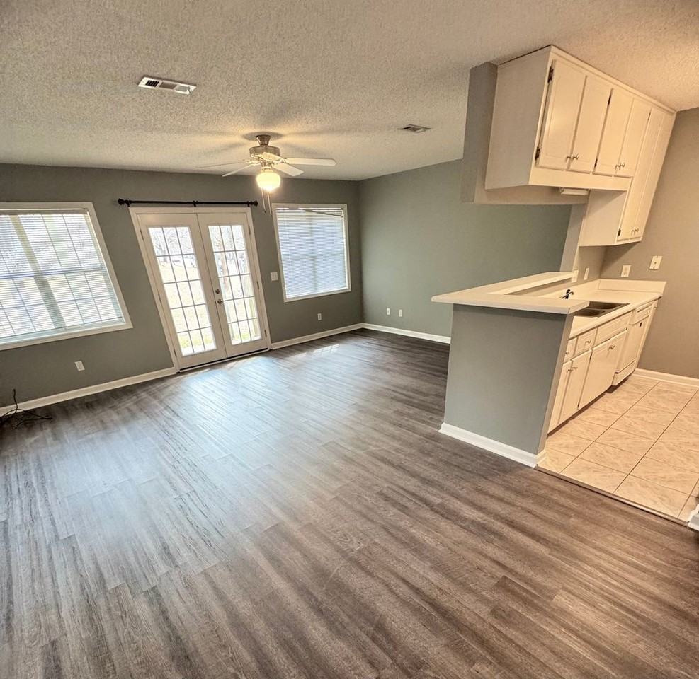 102 Woodrun Dr - Photo 5 of 22