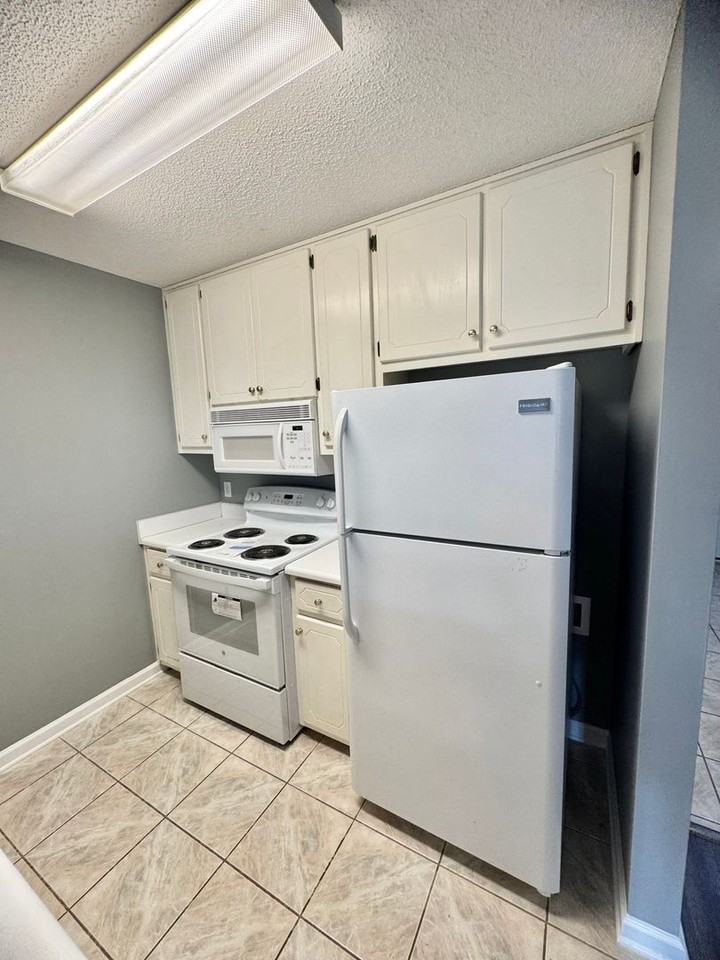 102 Woodrun Dr - Photo 6 of 22