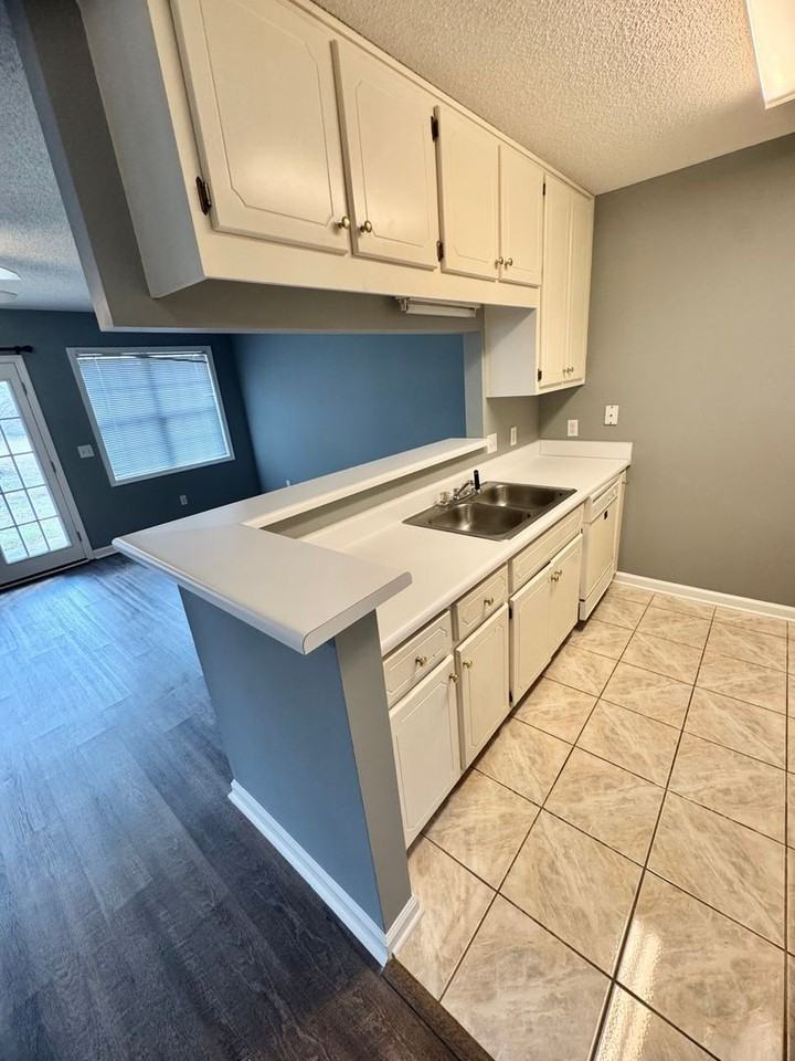 102 Woodrun Dr - Photo 7 of 22