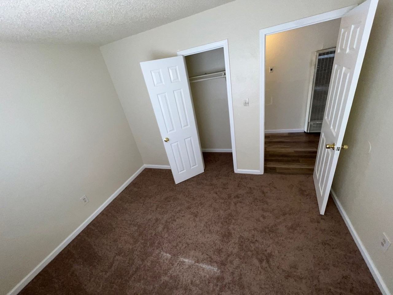 18219 Cherimoya Rd - Photo 5 of 13