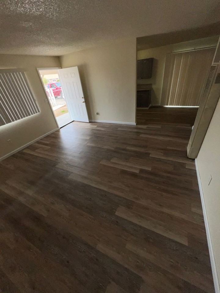 18219 Cherimoya Rd - Photo 6 of 13