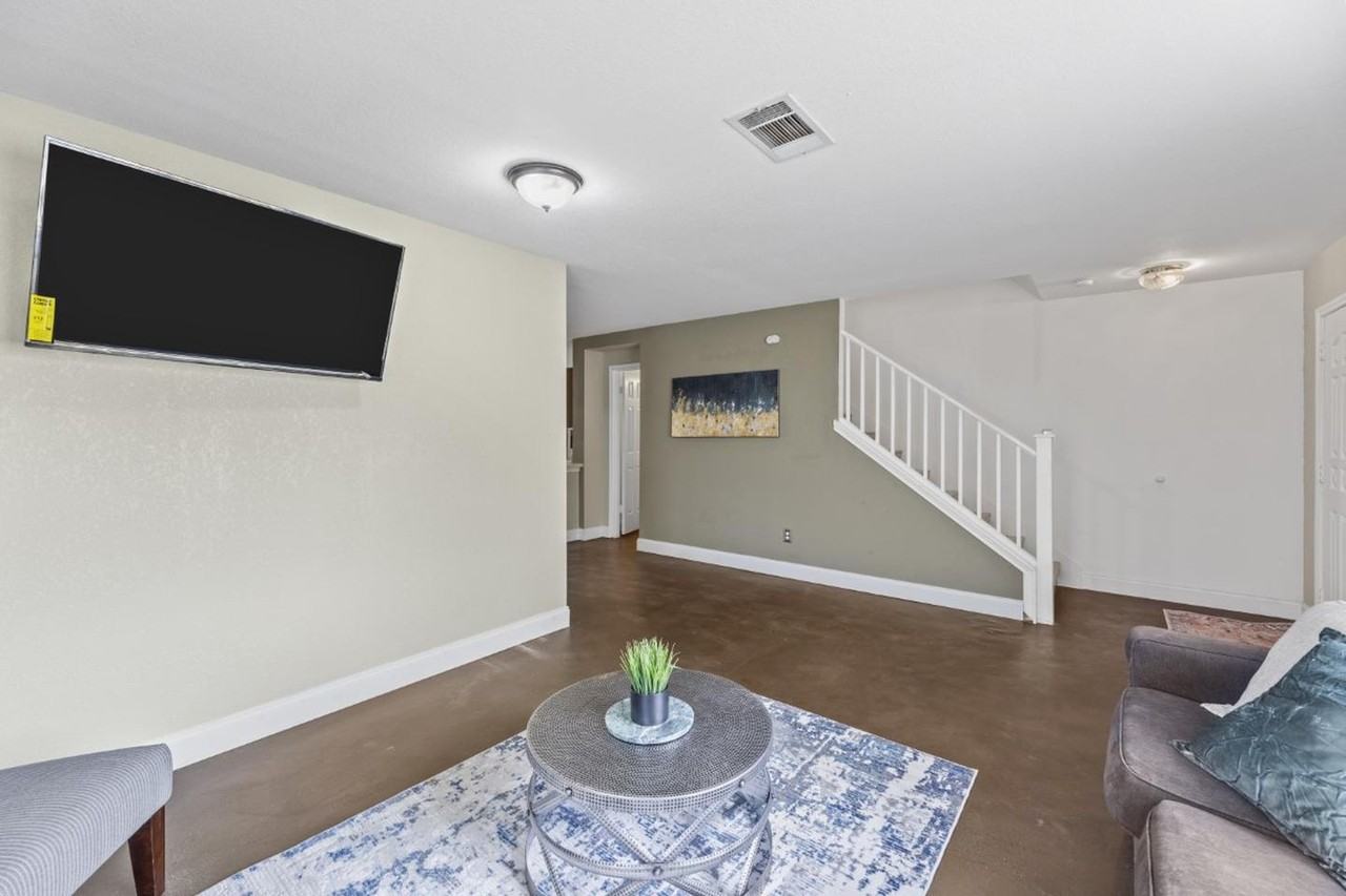 Stunning 7-Bedroom Home with Exceptional Features! - Photo 4 of 20