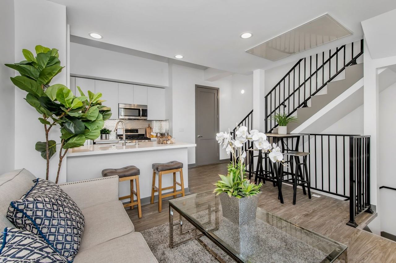 Townhomes and Studios in Culver City w/ Parking & Private Rooftop Deck! - Photo 4 of 17