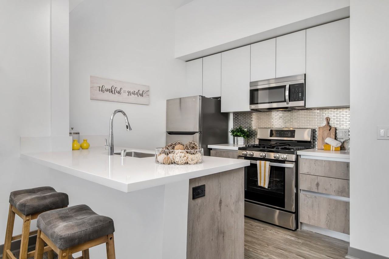 Townhomes and Studios in Culver City w/ Parking & Private Rooftop Deck! - Photo 7 of 17