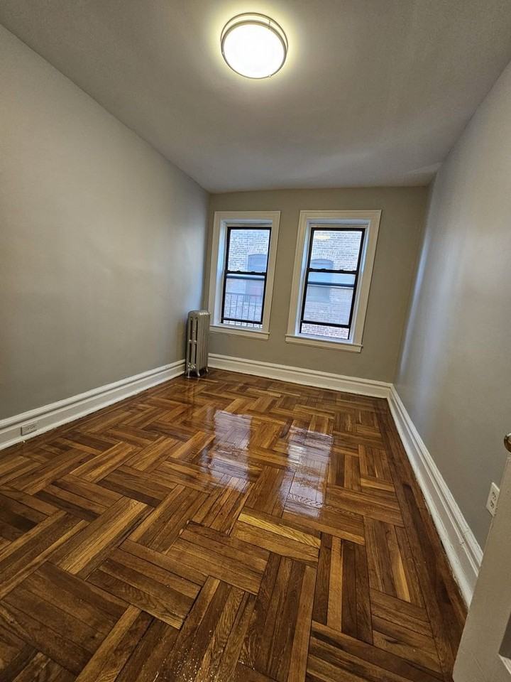 The Commodore - Photo 3 of 8