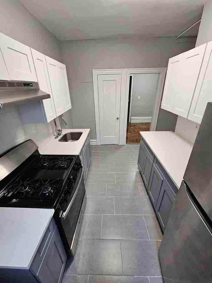 The Commodore - Photo 5 of 8