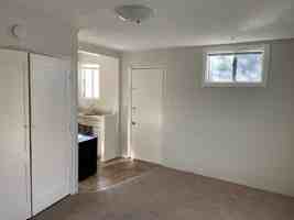 featured image of 2912 E 8th St