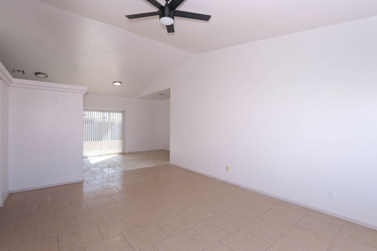 9399 W Tinajas Dr - Photo 7 of 29