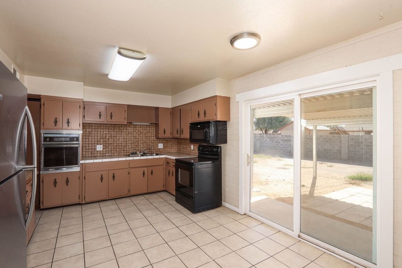 1185 E Avila Ave - Photo 7 of 22