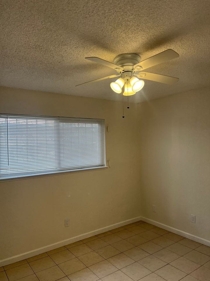 310 Graves Ave - Photo 6 of 10