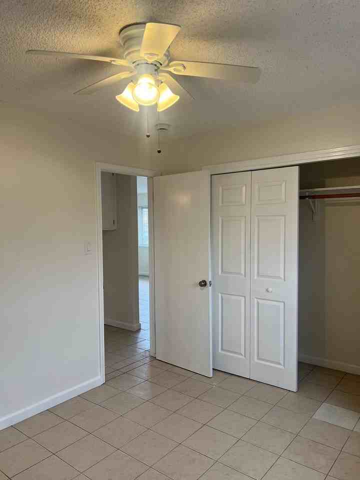 310 Graves Ave - Photo 7 of 10